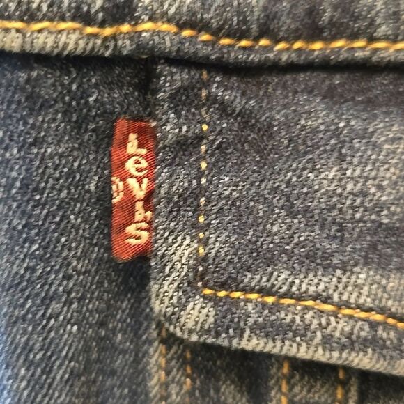 Levi's Women's Classic Denim Trucker Jean Jacket Medium Wash 70240 Size Large - Picture 8 of 13
